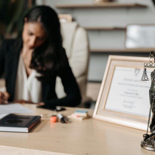 legal-advisor-writing-office